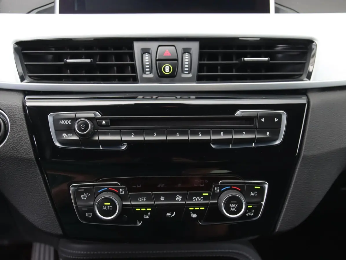 xDrive20i 192PK High Executive X-line | Apple Carplay | Trekhaak