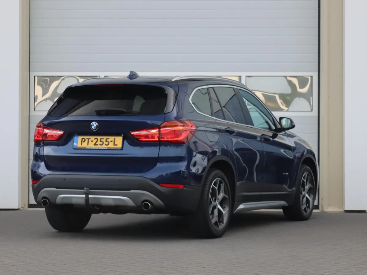 xDrive20i 192PK High Executive X-line | Apple Carplay | Trekhaak