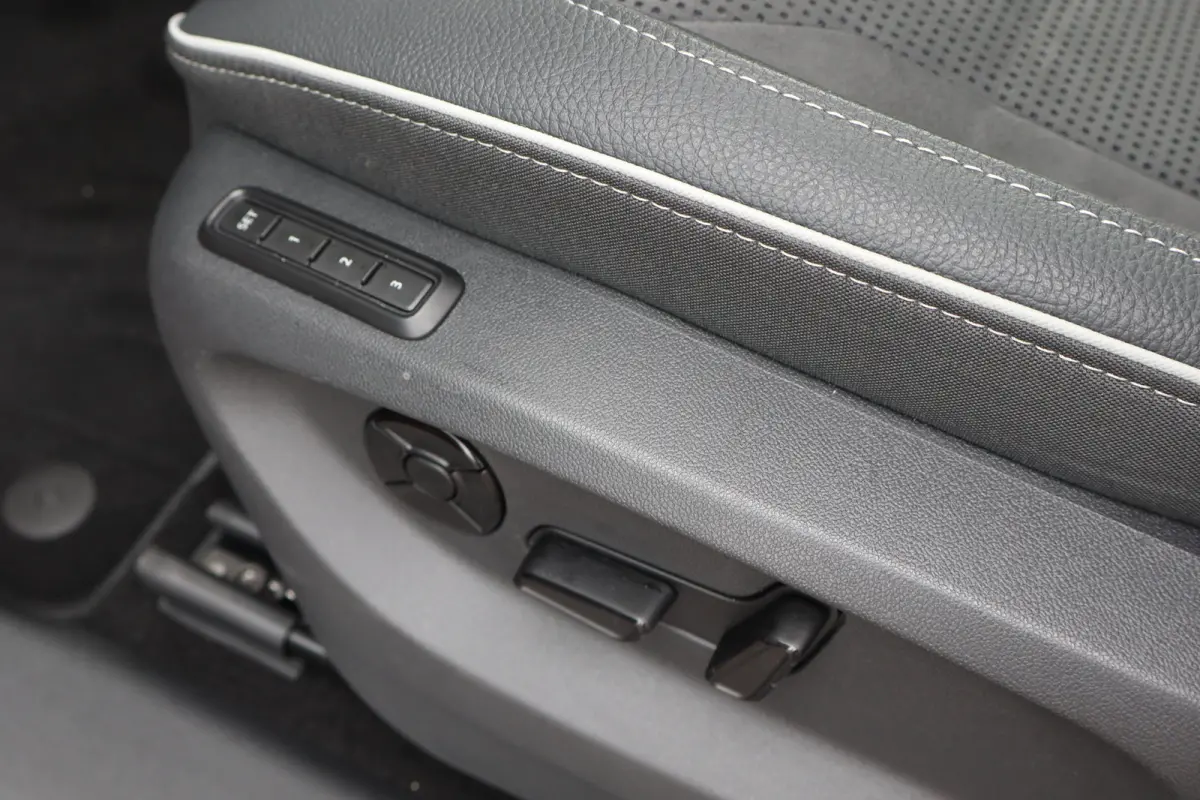 Sportline Business | Achteruitrijcamera | Crew Protect Assist | Cruise control met speedlimiter