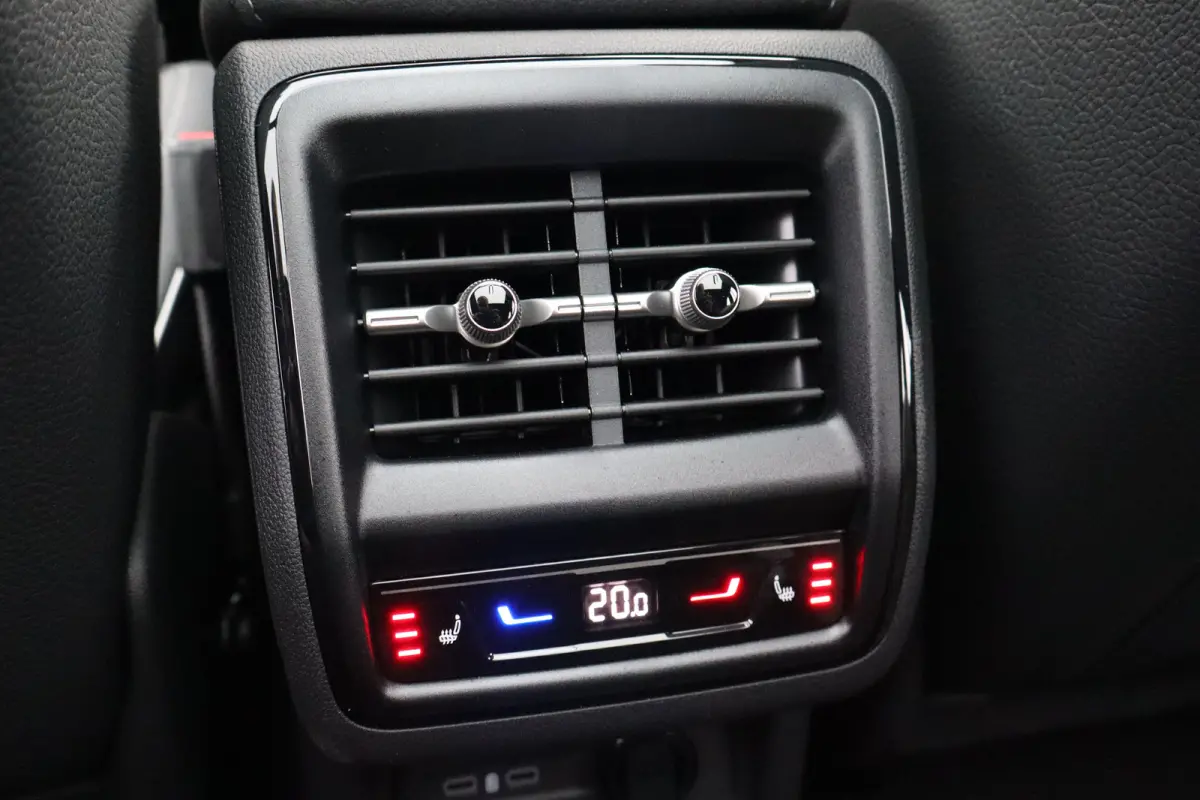 Sportline Business | Achteruitrijcamera | Crew Protect Assist | Cruise control met speedlimiter