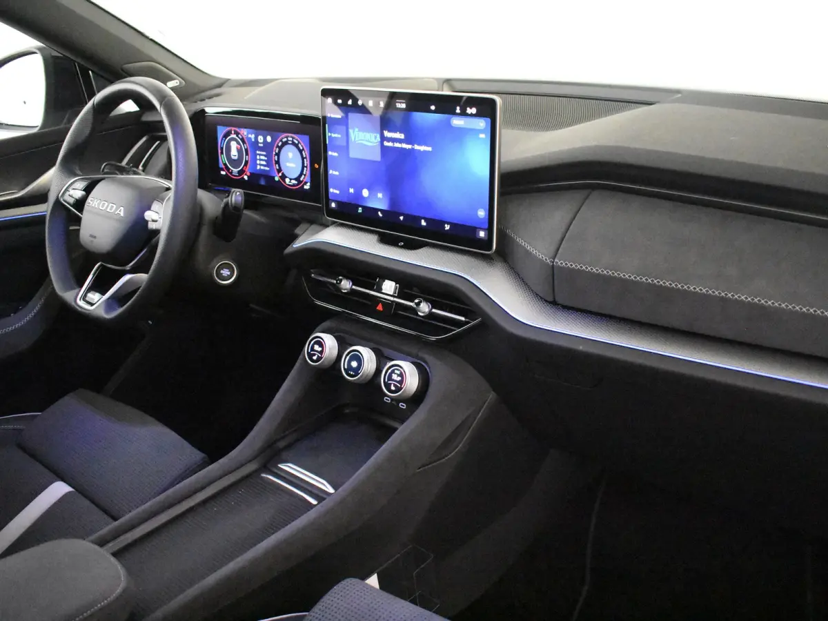 Sportline Business | Achteruitrijcamera | Crew Protect Assist | Cruise control met speedlimiter
