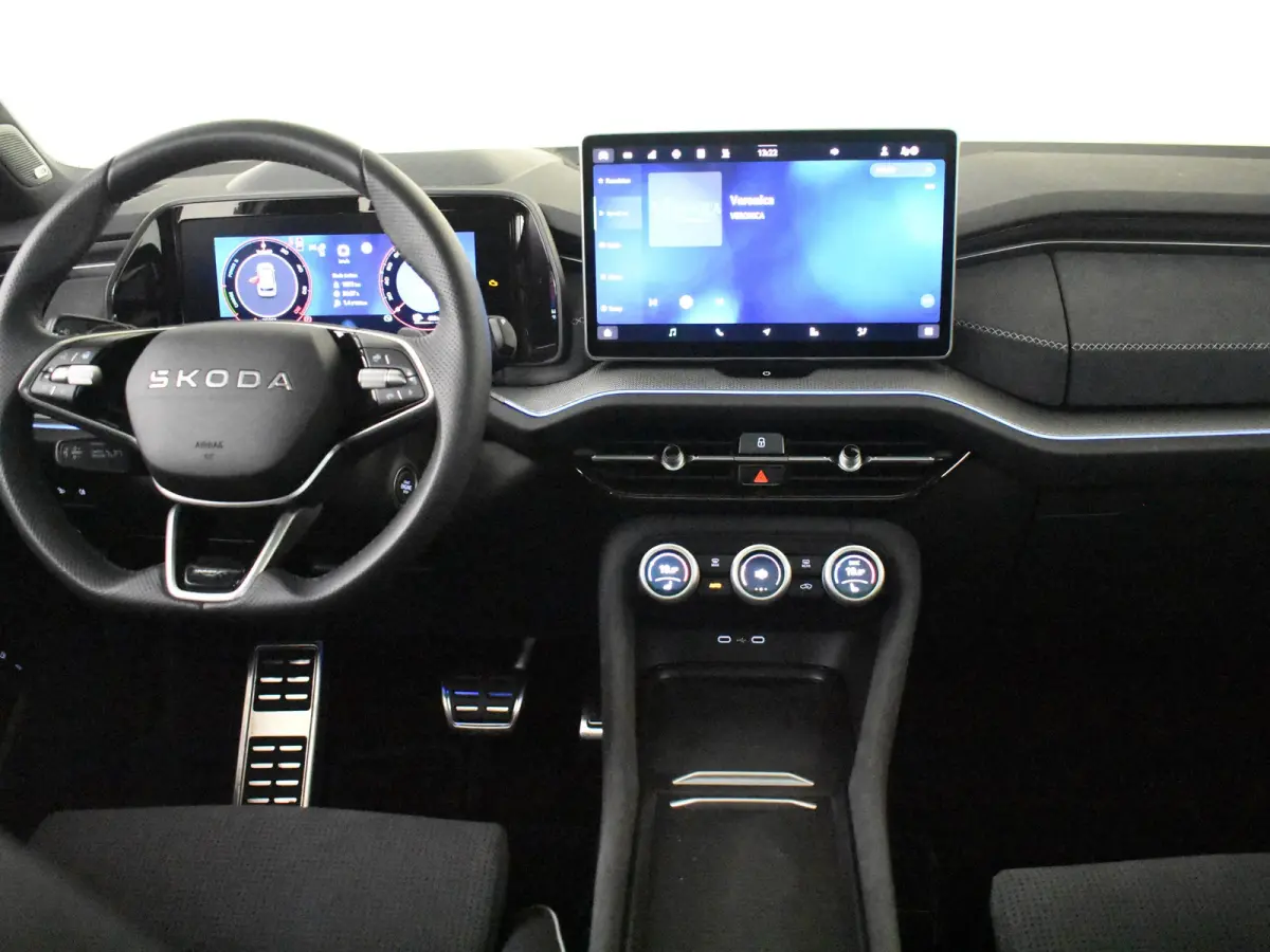 Sportline Business | Achteruitrijcamera | Crew Protect Assist | Cruise control met speedlimiter