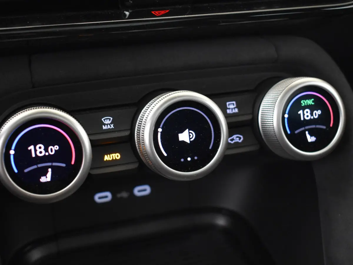 Sportline Business | Achteruitrijcamera | Crew Protect Assist | Cruise control met speedlimiter