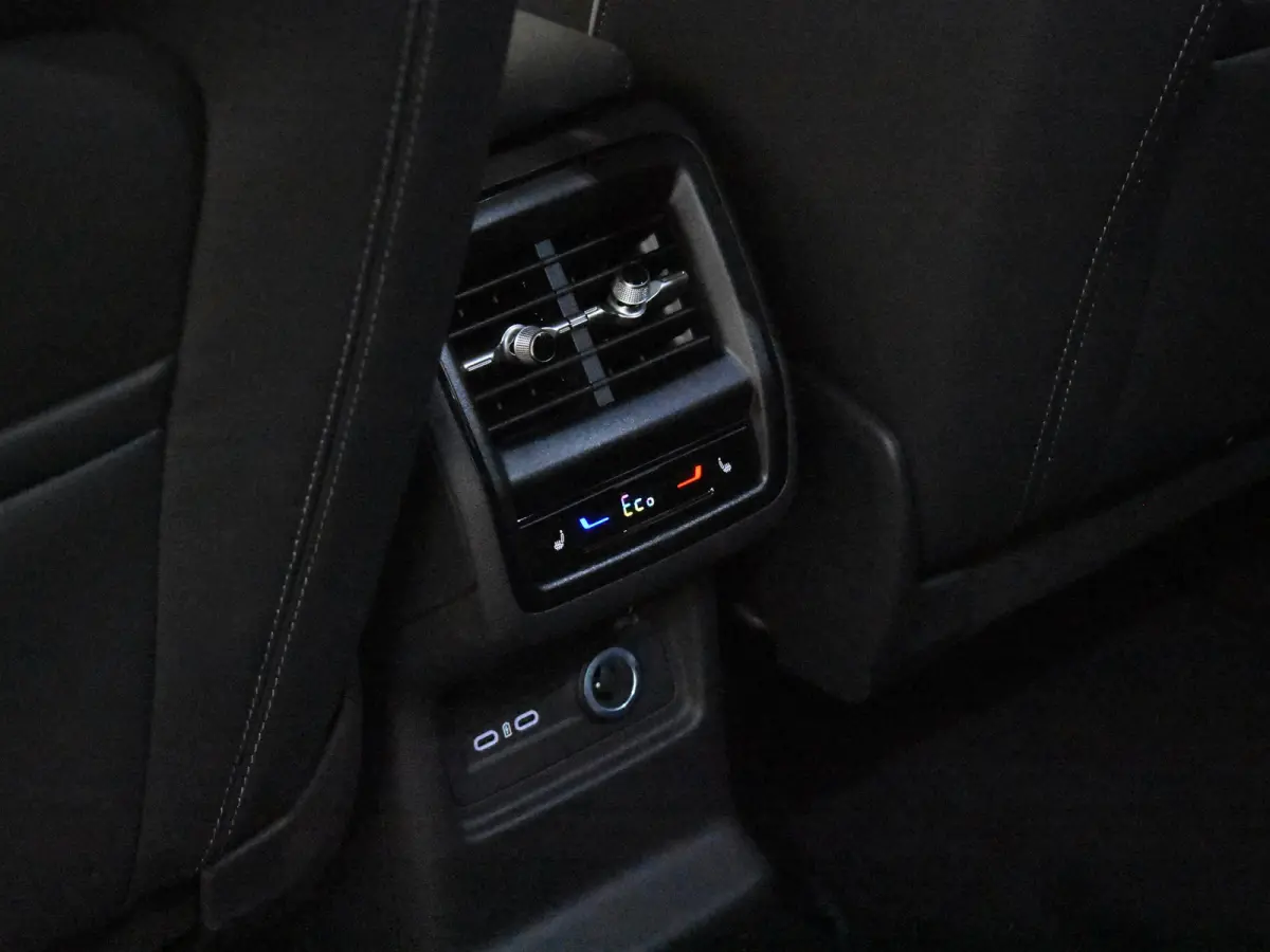 Sportline Business | Achteruitrijcamera | Crew Protect Assist | Cruise control met speedlimiter