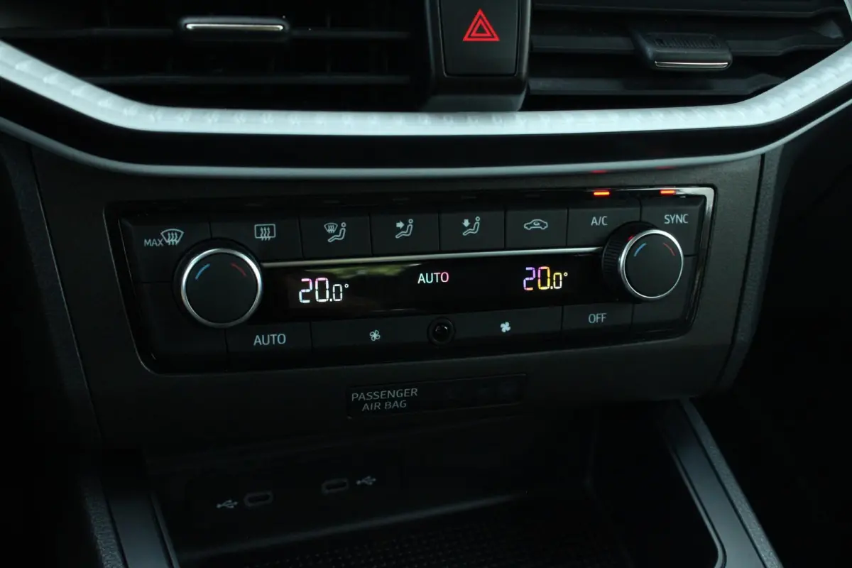 1.0 EcoTSI 95pk Style | Cruise Control | Parkeersensoren Achter | Airco Automatische | DAB | Apple CarPlay/ Android Auto