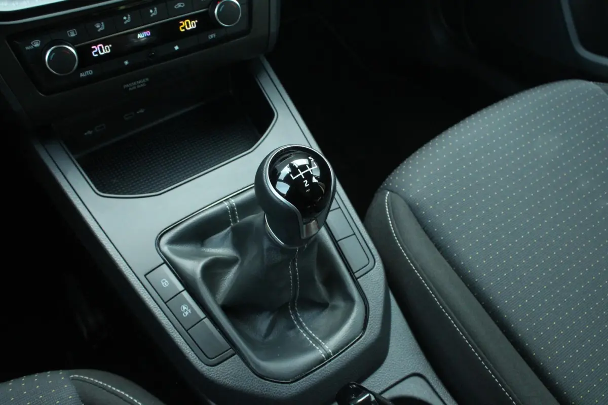 1.0 EcoTSI 95pk Style | Cruise Control | Parkeersensoren Achter | Airco Automatische | DAB | Apple CarPlay/ Android Auto
