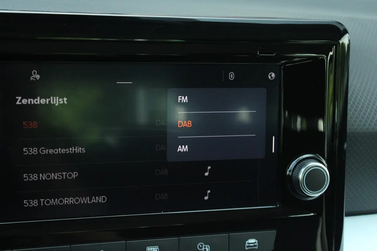 1.0 EcoTSI 95pk Style | Cruise Control | Parkeersensoren Achter | Airco Automatische | DAB | Apple CarPlay/ Android Auto