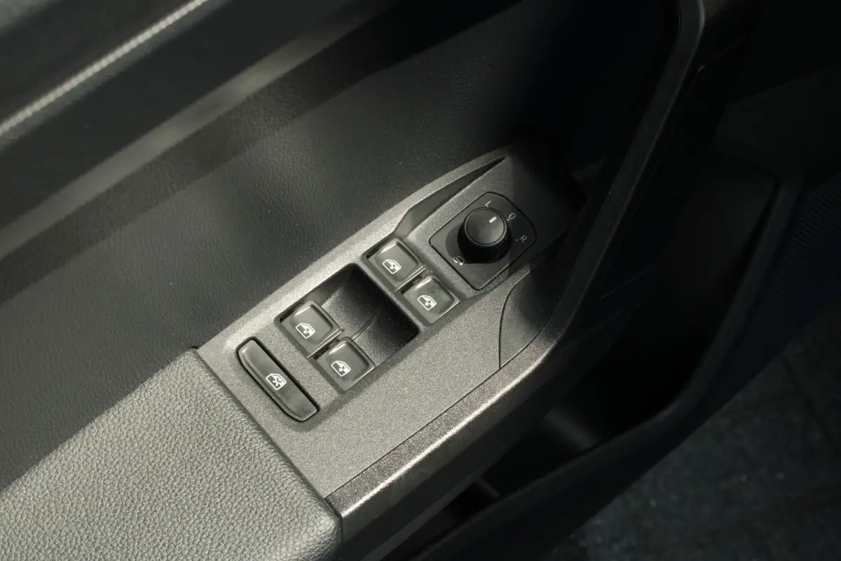1.0 EcoTSI 95pk Style | Cruise Control | Parkeersensoren Achter | Airco Automatische | DAB | Apple CarPlay/ Android Auto