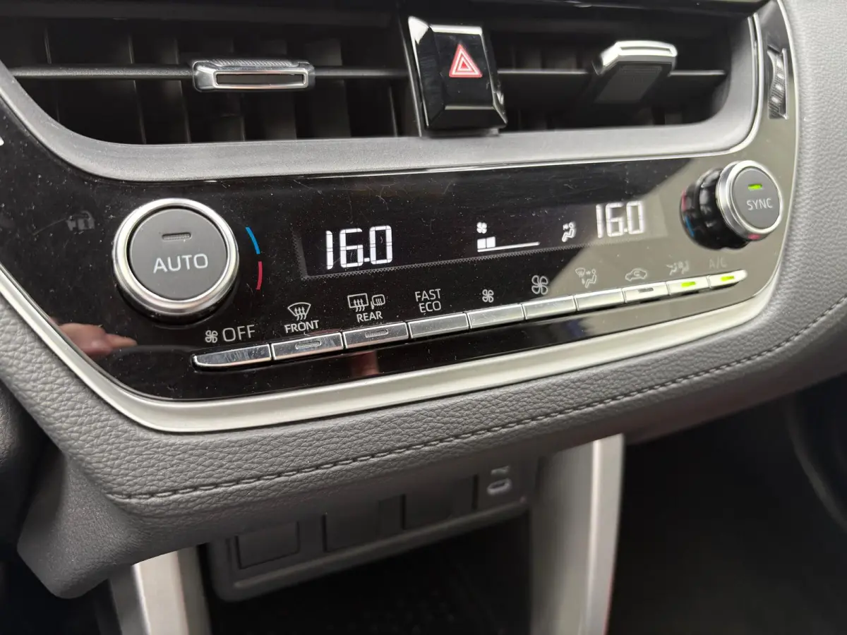 Hybrid 140PK Automaat Carplay-android/Parkeerhulp/Camera/Dodehoek/Keyfree