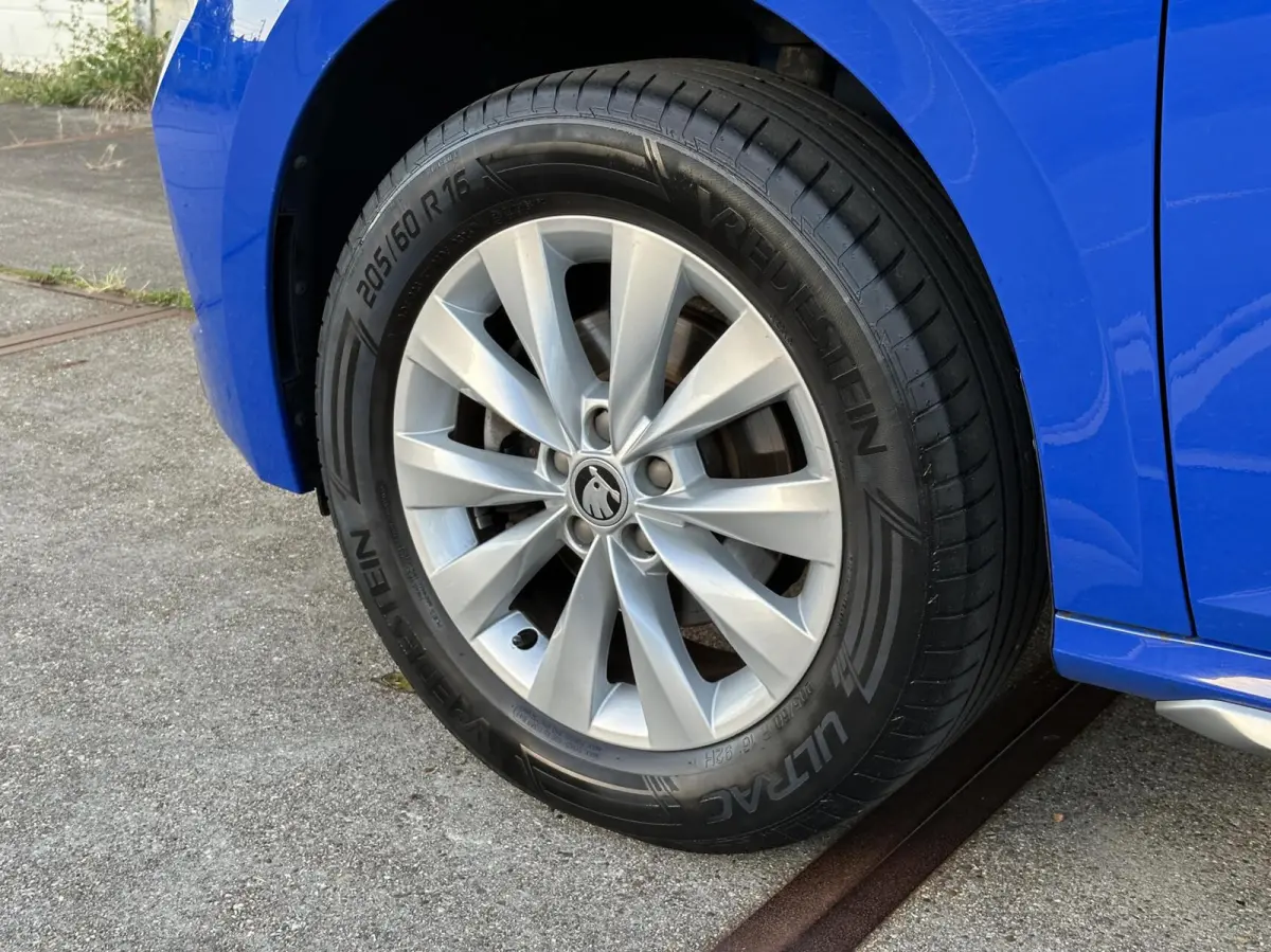 1.0 TSI Business Edition 4 nieuwe banden!