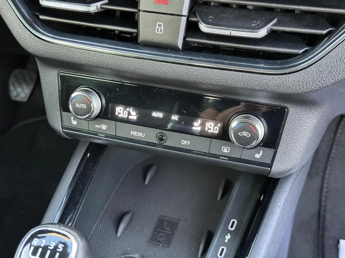1.0 TSI Business Edition 4 nieuwe banden!