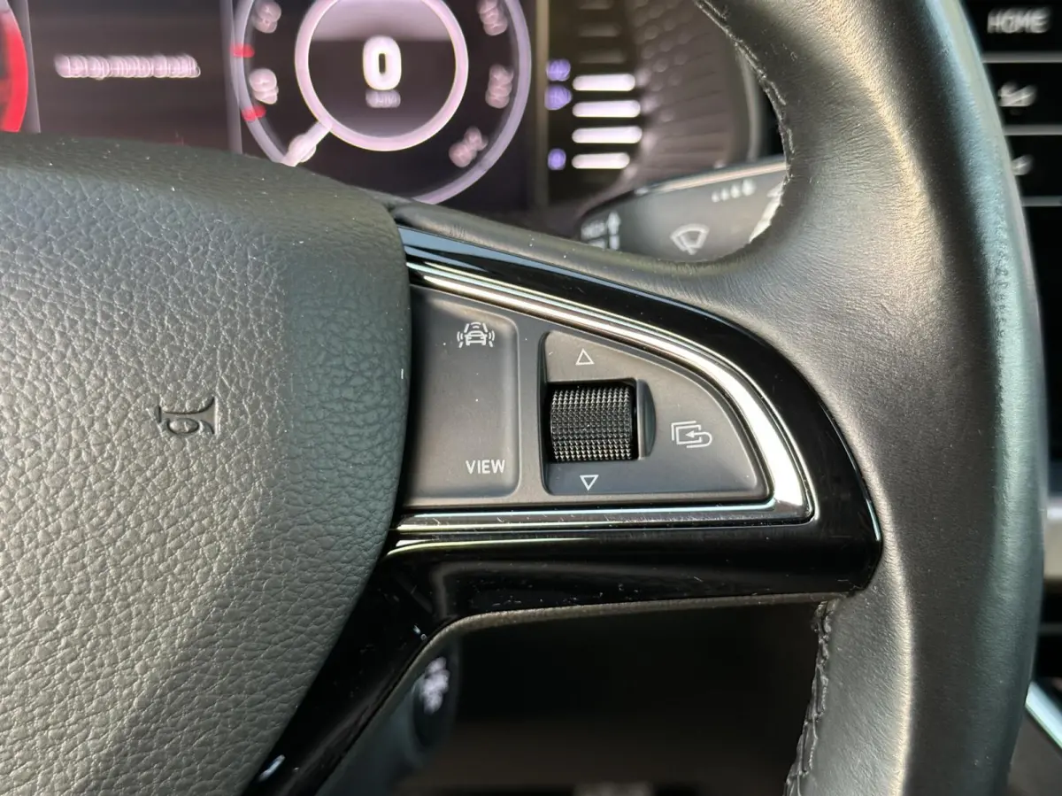 1.0 TSI Business Edition 4 nieuwe banden!