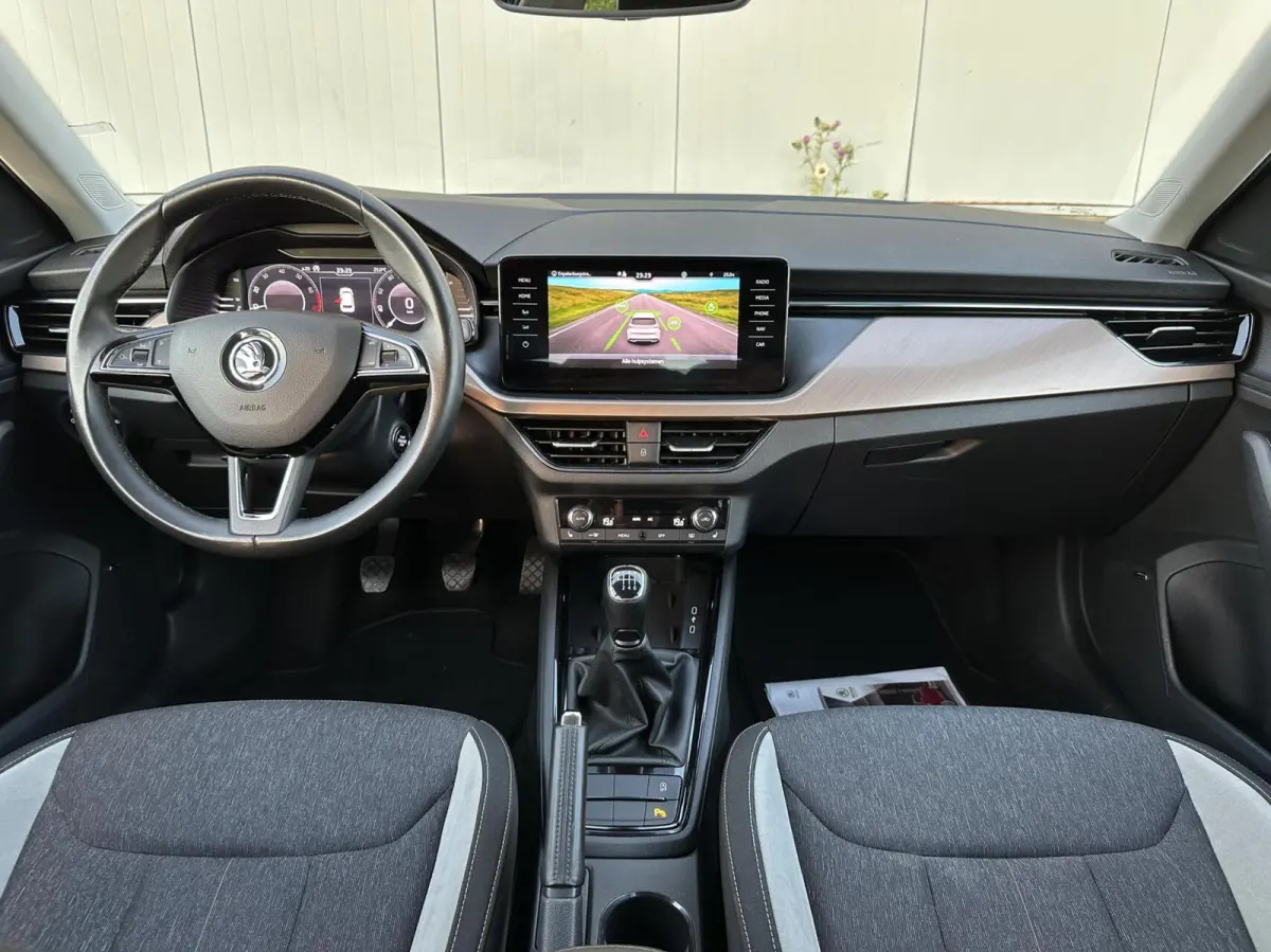 1.0 TSI Business Edition 4 nieuwe banden!
