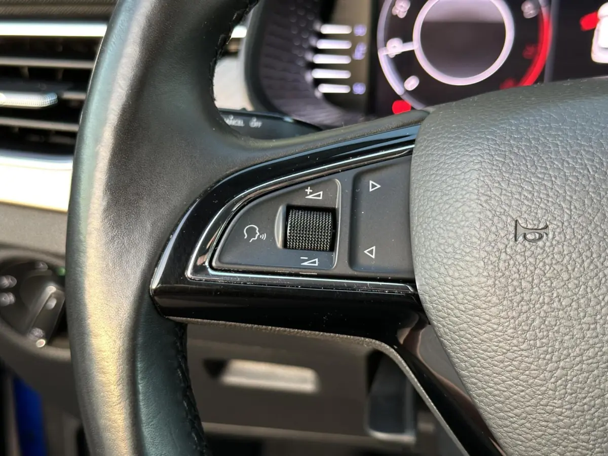 1.0 TSI Business Edition 4 nieuwe banden!