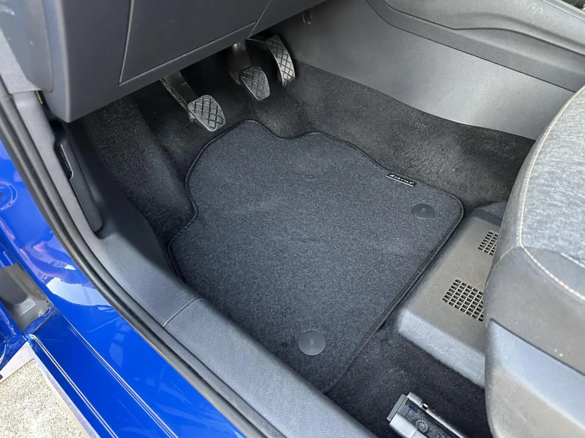 1.0 TSI Business Edition 4 nieuwe banden!