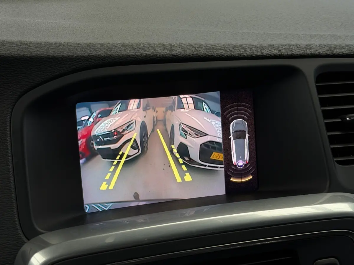 2.0 T4 R-Design Camera Schuifdak Trekhaak