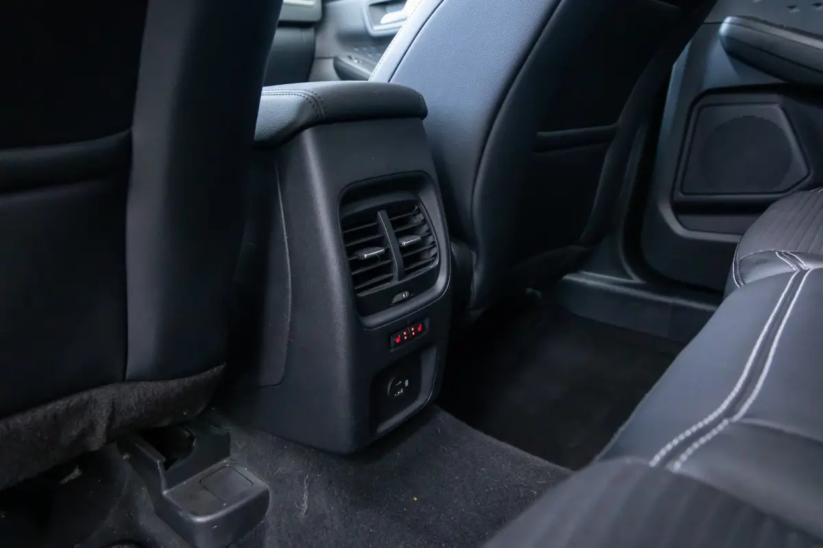 1.5 EcoBoost Titanium X | 100% dealer o.h. | Panoramadak | Adaptieve cruise | Trekhaak | Privay glass | Helf leder | B&O Audio | Camera  | 1800kg trekgewicht