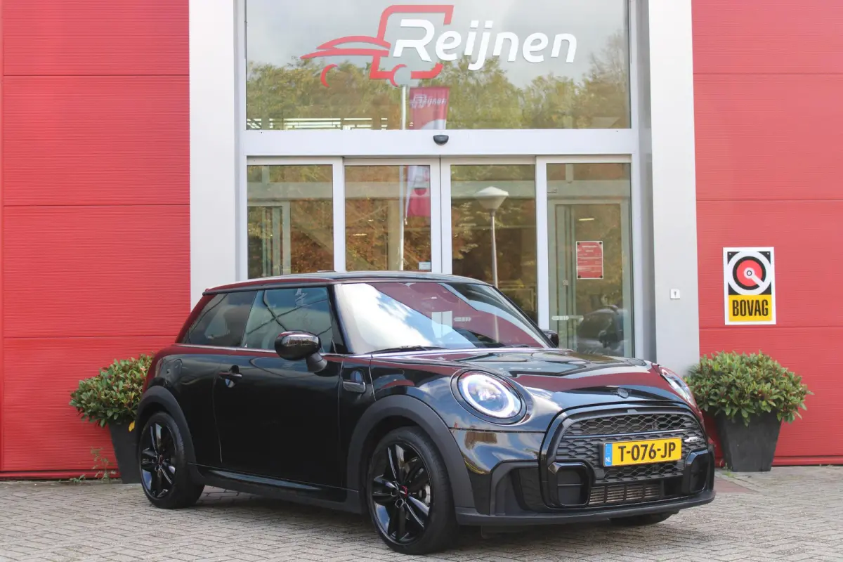 COOPER 1.5 136PK JOHN COOPER WORKS RESOLUTE ED. | AUTOMAAT | NAVIGATIE 8,8'' | DRAADLOOS APPLE CARPLAY | SFEERVERLICHTING | 17'' JCW VIJF DUBBELSPAAKS VELGEN IN GLOSS BLACK | JCW VOOR EN ACH