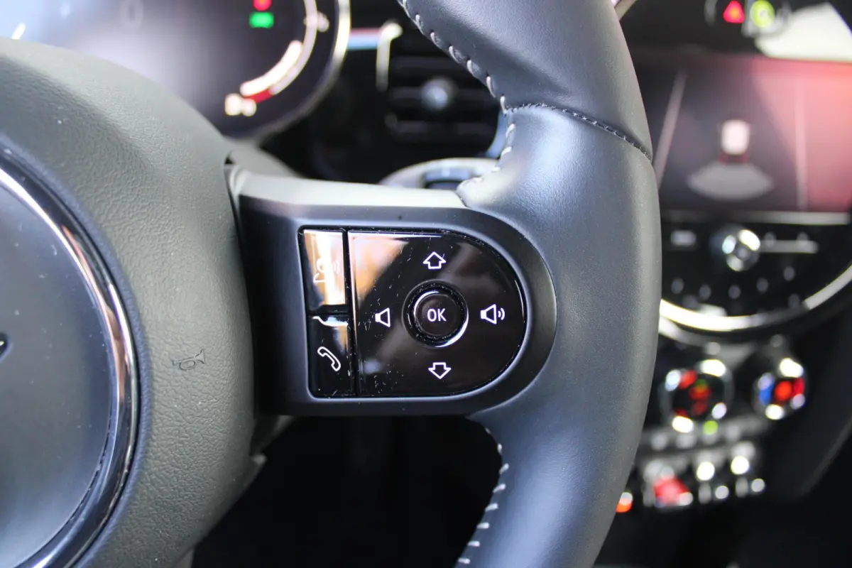 COOPER 1.5 136PK JOHN COOPER WORKS RESOLUTE ED. | AUTOMAAT | NAVIGATIE 8,8'' | DRAADLOOS APPLE CARPLAY | SFEERVERLICHTING | 17'' JCW VIJF DUBBELSPAAKS VELGEN IN GLOSS BLACK | JCW VOOR EN ACH
