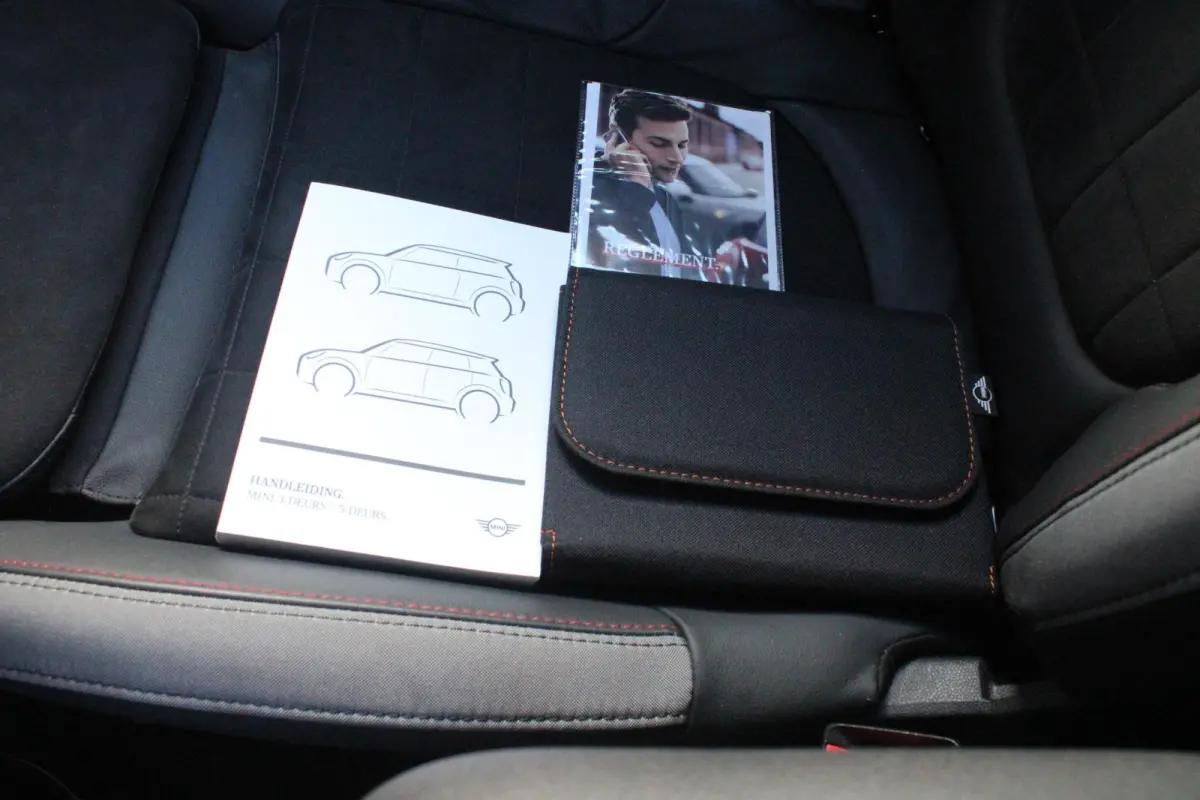 COOPER 1.5 136PK JOHN COOPER WORKS RESOLUTE ED. | AUTOMAAT | NAVIGATIE 8,8'' | DRAADLOOS APPLE CARPLAY | SFEERVERLICHTING | 17'' JCW VIJF DUBBELSPAAKS VELGEN IN GLOSS BLACK | JCW VOOR EN ACH