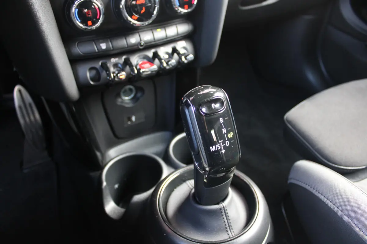 COOPER 1.5 136PK JOHN COOPER WORKS RESOLUTE ED. | AUTOMAAT | NAVIGATIE 8,8'' | DRAADLOOS APPLE CARPLAY | SFEERVERLICHTING | 17'' JCW VIJF DUBBELSPAAKS VELGEN IN GLOSS BLACK | JCW VOOR EN ACH