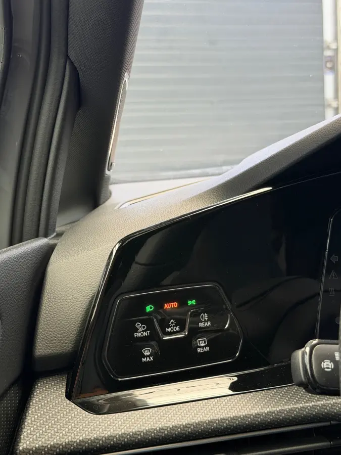 1.5 eTSI 3x R-Line CarPlay Panorama Camera