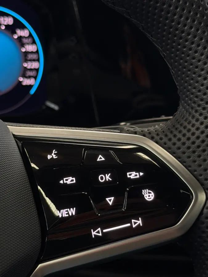 1.5 eTSI 3x R-Line CarPlay Panorama Camera