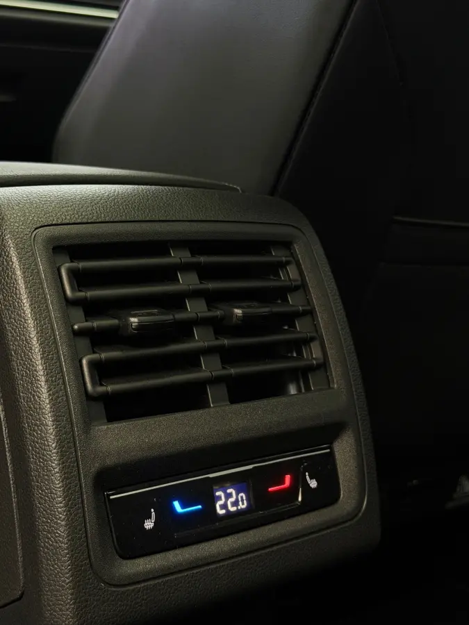 1.5 eTSI 3x R-Line CarPlay Panorama Camera