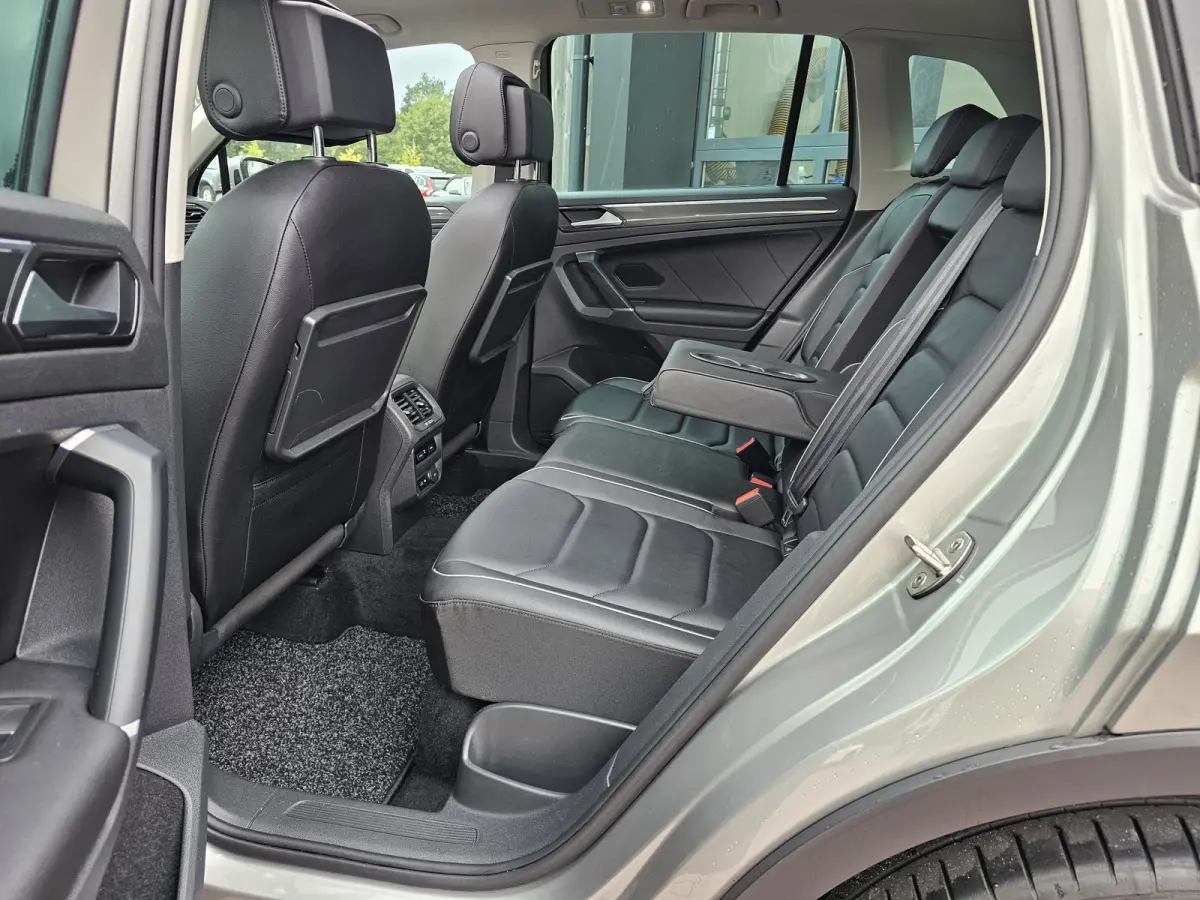 1.4 TSI 4MOTION Highline | Pano | Trekhaak | LED | Stoelverwarming | Leder | Elek. stoelen | Virtual | Keyless |