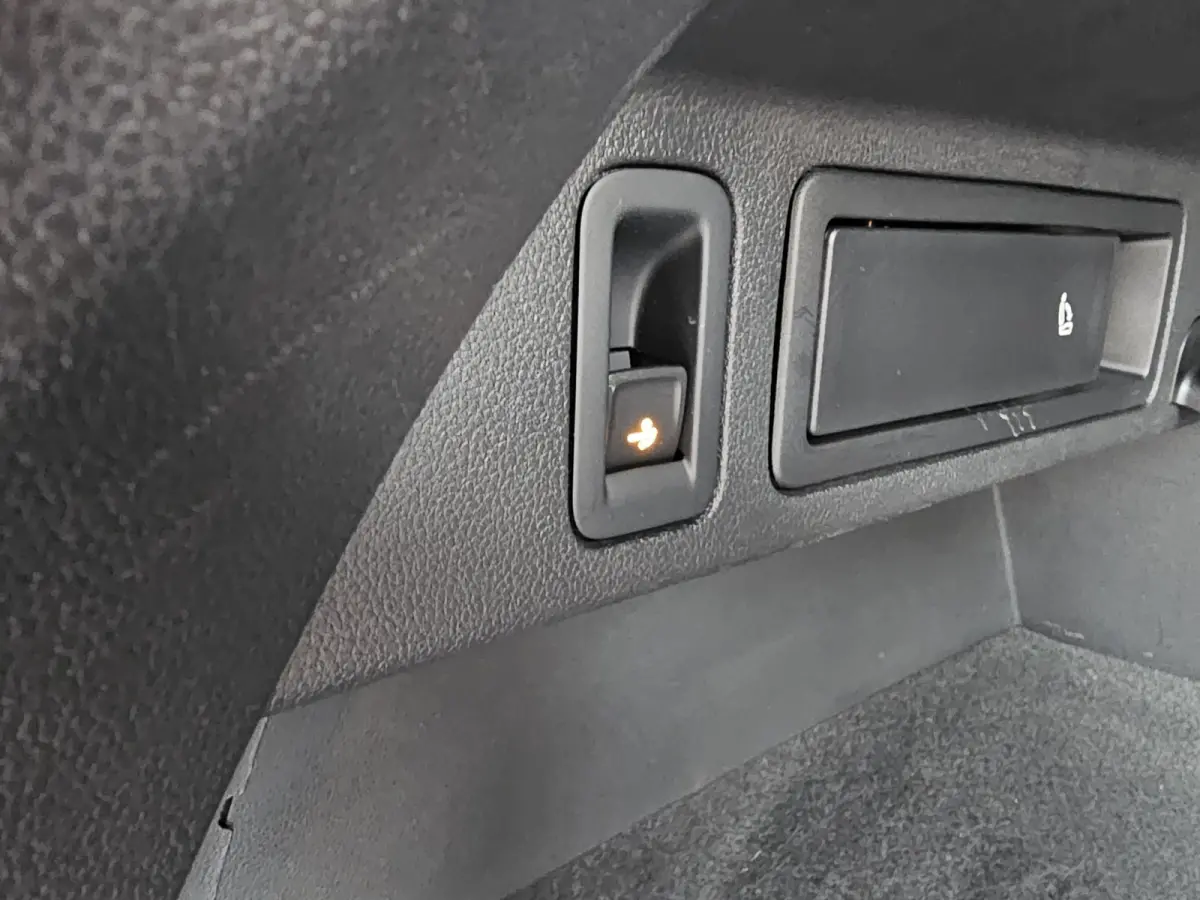 1.4 TSI 4MOTION Highline | Pano | Trekhaak | LED | Stoelverwarming | Leder | Elek. stoelen | Virtual | Keyless |