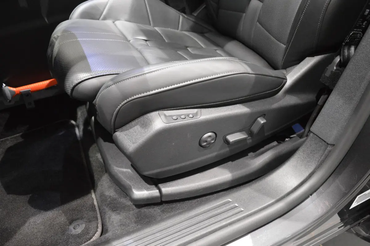 1.6 PHEV 300 4x4 Etoile 300 PK! - ALL WHEEL DRIVE - STOELVERWARMING