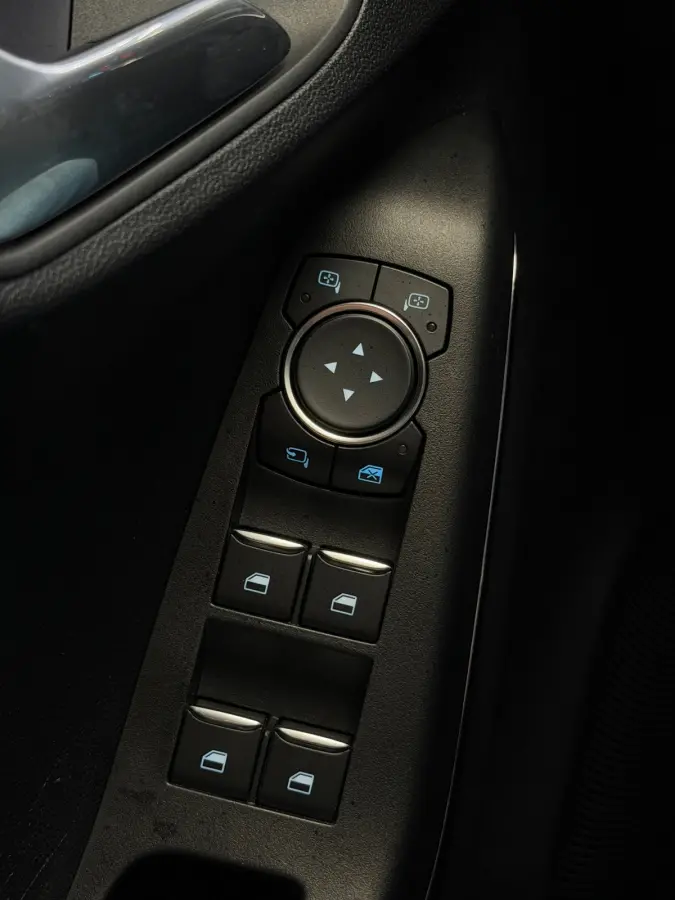 1.0 EcoBoost Titanium CarPlay Massage