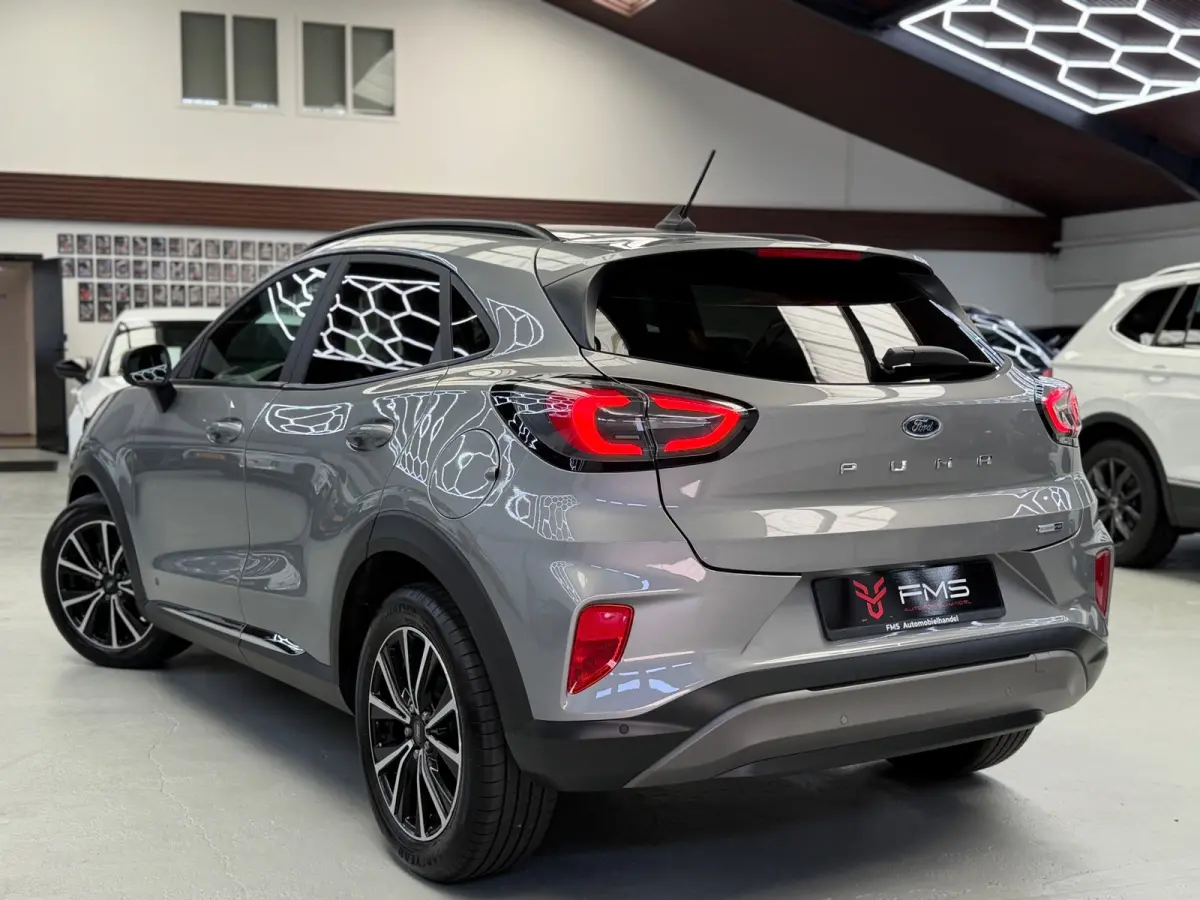 1.0 EcoBoost Titanium CarPlay Massage