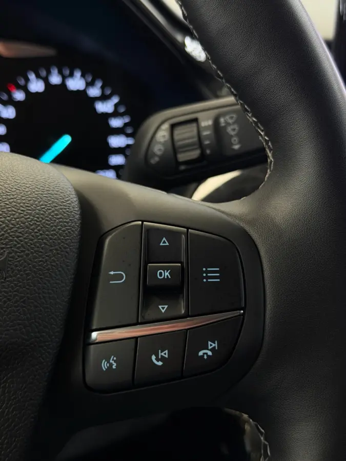 1.0 EcoBoost Titanium CarPlay Massage