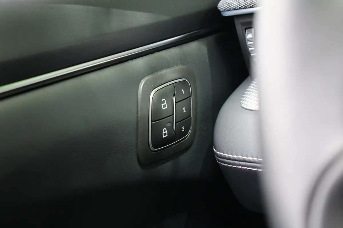 76 kWh | DEALER OH! | ADAPTIVE CRUISE | 360° CAMERA | DODE HOEK | LED | ELEKTR STOEL | LEDER | LANE ASSIST | PARK SENS V+A