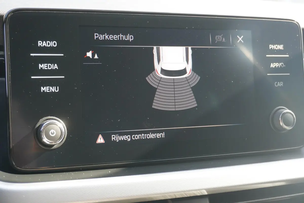 1.0 TSI 110pk Sport Business | Trekhaak | Apple CarPlay/Android Auto | Automatische Airco | PDC Achter