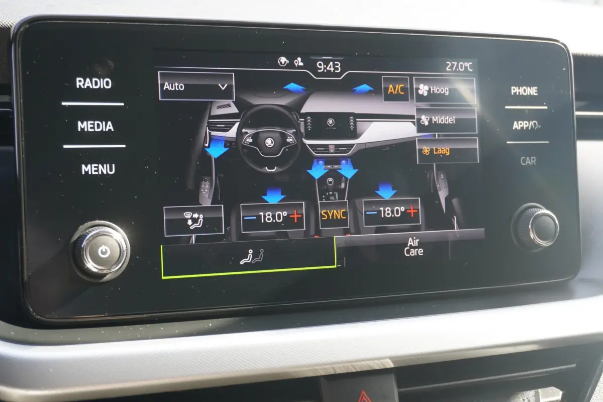 1.0 TSI 110pk Sport Business | Trekhaak | Apple CarPlay/Android Auto | Automatische Airco | PDC Achter
