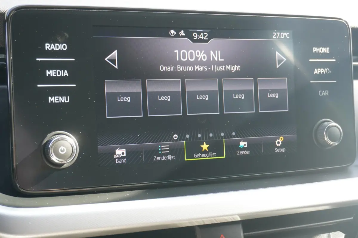 1.0 TSI 110pk Sport Business | Trekhaak | Apple CarPlay/Android Auto | Automatische Airco | PDC Achter