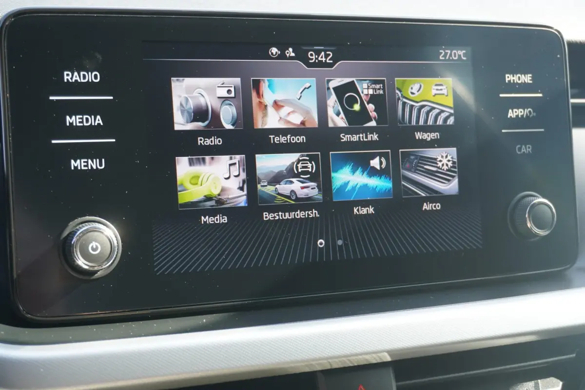1.0 TSI 110pk Sport Business | Trekhaak | Apple CarPlay/Android Auto | Automatische Airco | PDC Achter