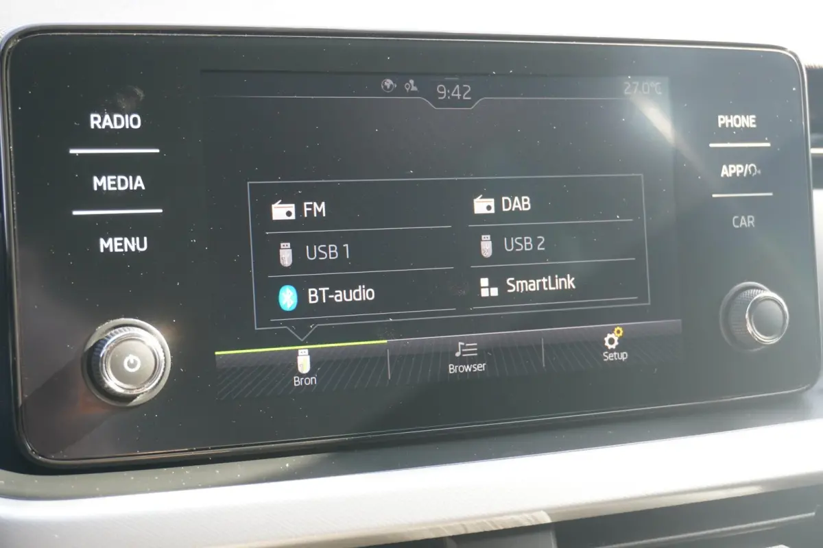 1.0 TSI 110pk Sport Business | Trekhaak | Apple CarPlay/Android Auto | Automatische Airco | PDC Achter