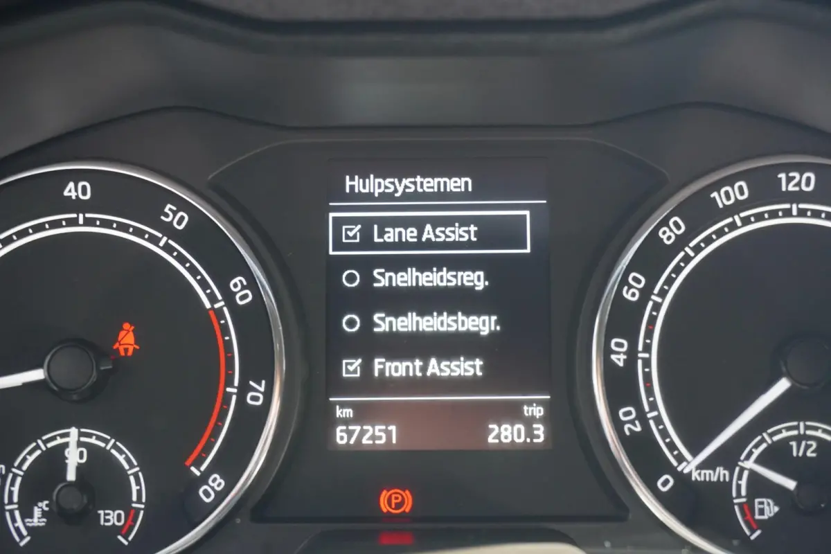 1.0 TSI 110pk Sport Business | Trekhaak | Apple CarPlay/Android Auto | Automatische Airco | PDC Achter
