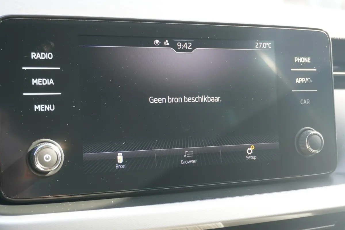 1.0 TSI 110pk Sport Business | Trekhaak | Apple CarPlay/Android Auto | Automatische Airco | PDC Achter