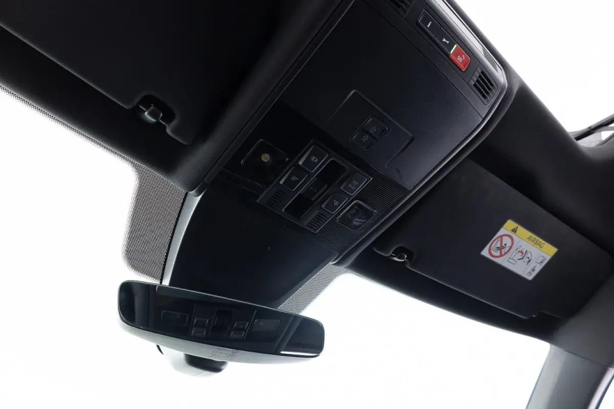 1.4 TSI eHybrid R-Line Business+ | PANORAMADAK | Full LED | CAMERA | PHEV | Plug-in hybrid | SOH 93,87%