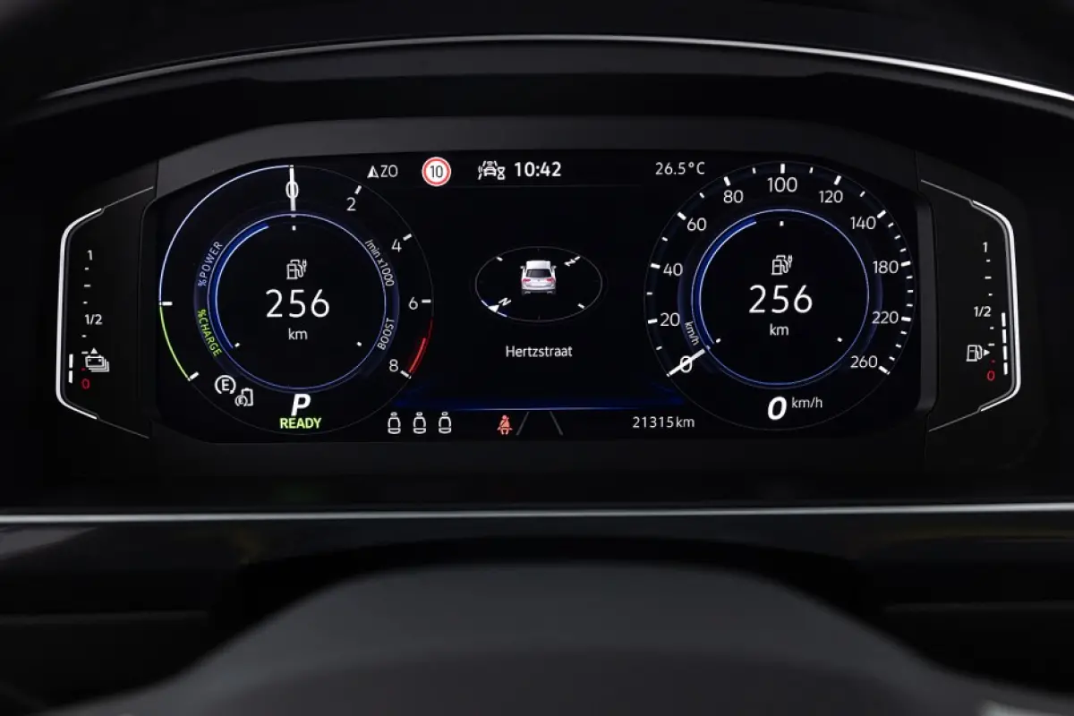 1.4 TSI eHybrid R-Line Business+ | PANORAMADAK | Full LED | CAMERA | PHEV | Plug-in hybrid | SOH 93,87%
