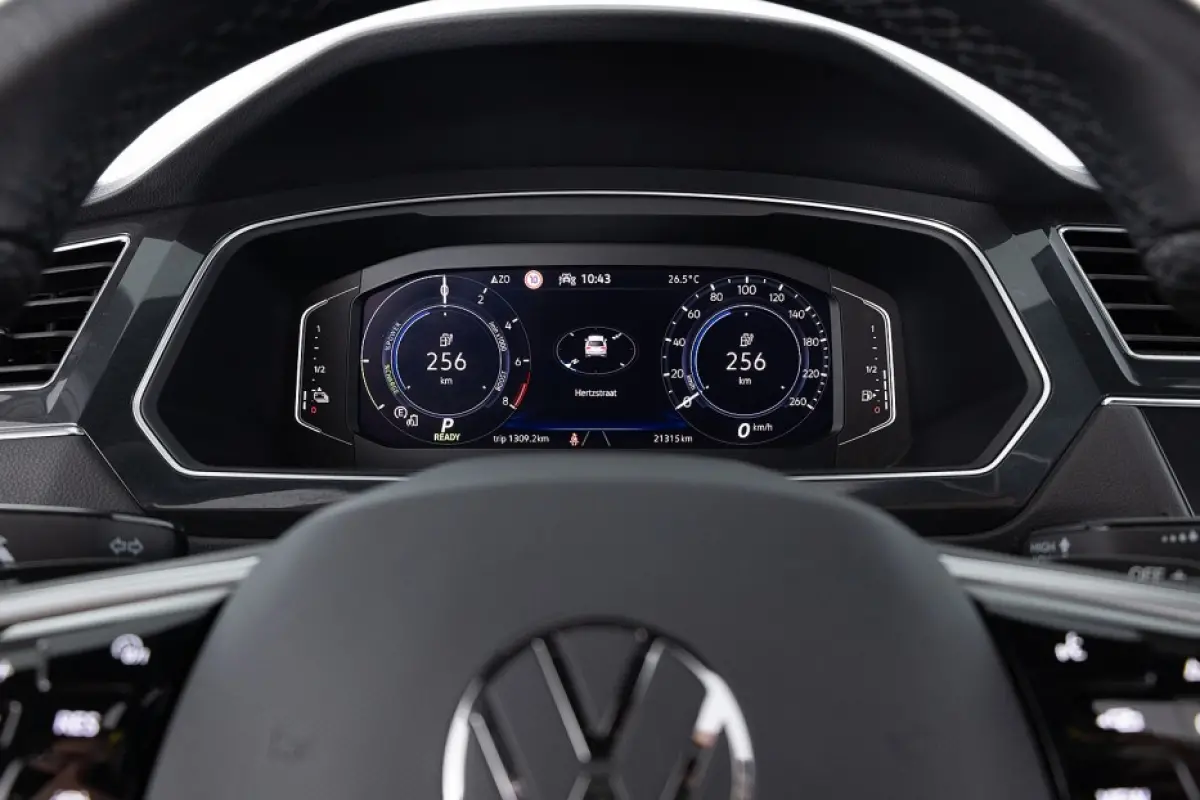1.4 TSI eHybrid R-Line Business+ | PANORAMADAK | Full LED | CAMERA | PHEV | Plug-in hybrid | SOH 93,87%