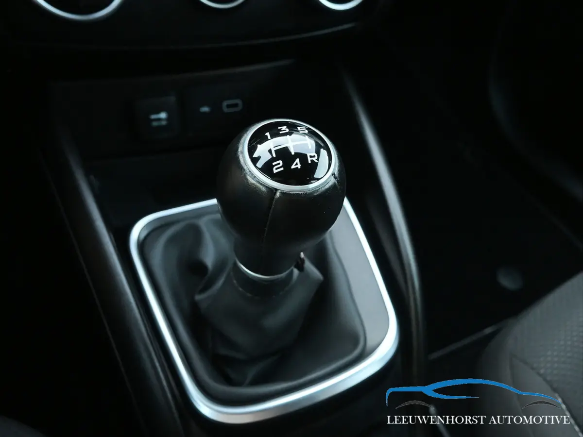 1.0 City Sport, Apple, 2 x PDC, camera, LED, Clima, Cruise nl-dealerauto