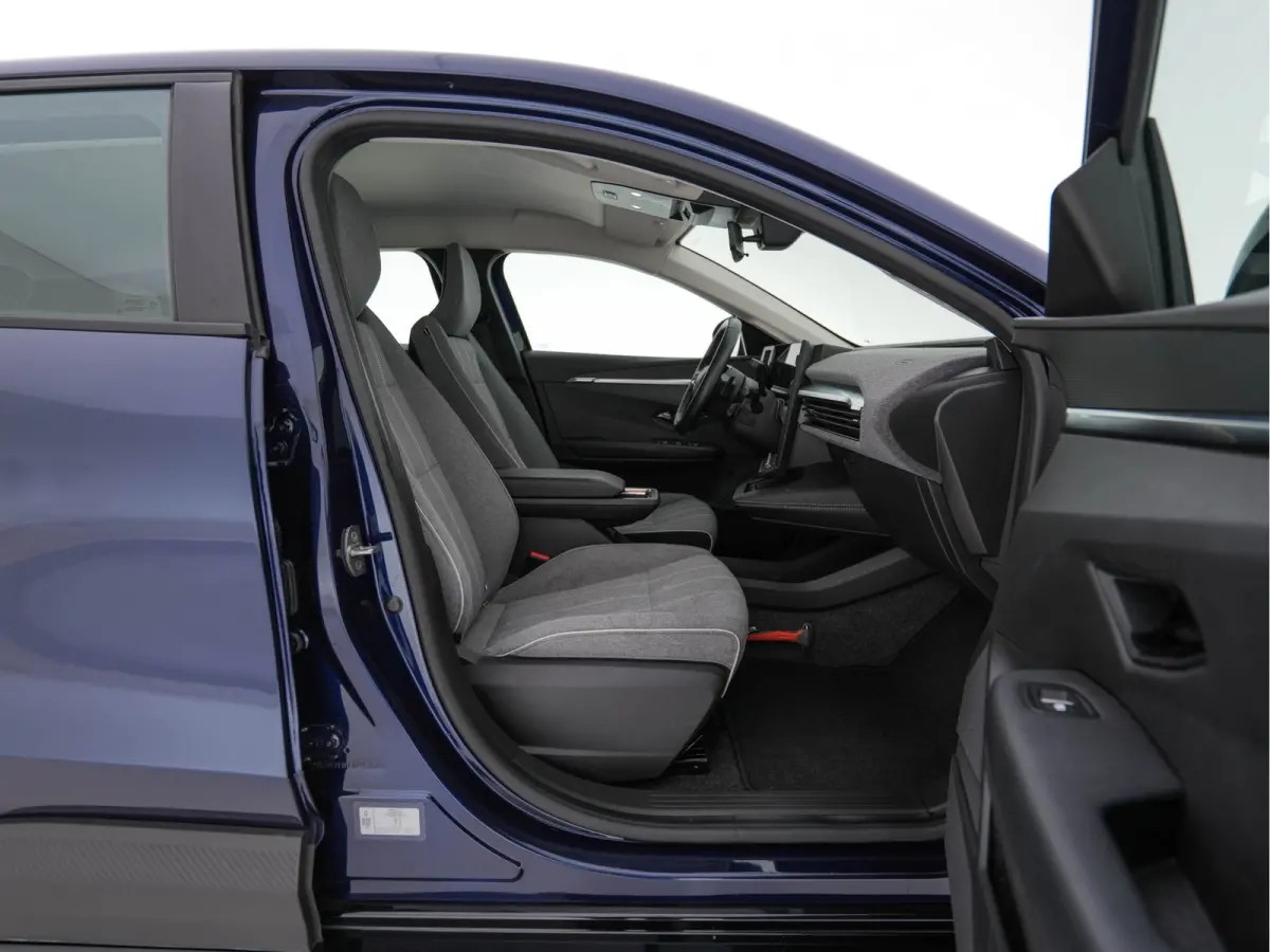 EV60 Optimum Charge Evolution [3-Fase-22kW] {SoH-91%} (INCL-BTW) Aut. *HEATPUMP | FULL-LED | CAMERA | LANE-ASSIST | KEYLESS | NAVI-FULLMAP | CARPLAY | COMFORTSEATS | DIGI-COCKPIT | ECC | PDC