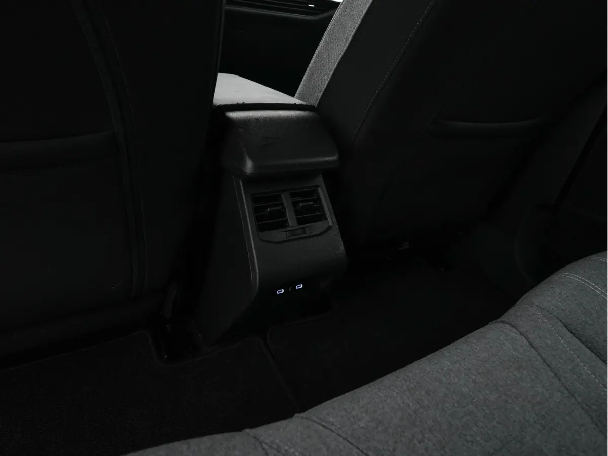 EV60 Optimum Charge Evolution [3-Fase-22kW] {SoH-91%} (INCL-BTW) Aut. *HEATPUMP | FULL-LED | CAMERA | LANE-ASSIST | KEYLESS | NAVI-FULLMAP | CARPLAY | COMFORTSEATS | DIGI-COCKPIT | ECC | PDC