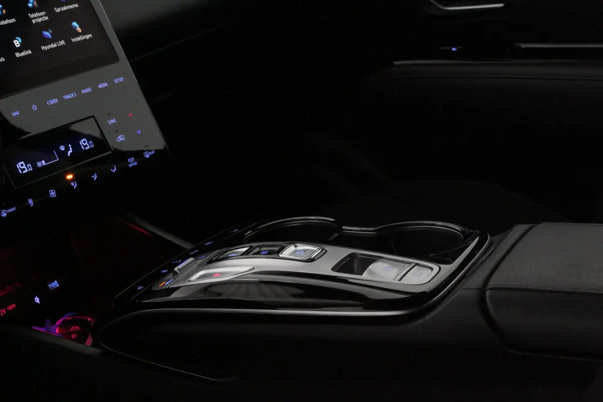 1.6 T-GDI PHEV Comfort Smart 4WD > Krell audio/Plug-in Hybride/keyless/Phantom Black...