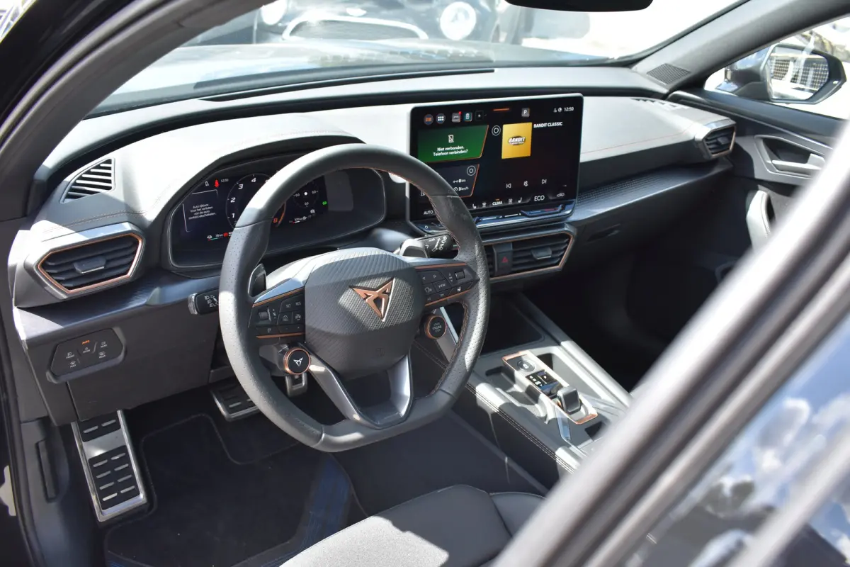 1.5 TSI e-Hybrid 204PK PHEV | Achteruitrijcamera | ACC | Elektrische achterklep | Verwarmd stuurwiel | Afneembare trekhaak | CUPRA FABRIEKSGARANTIE | NIEUWE AUTO